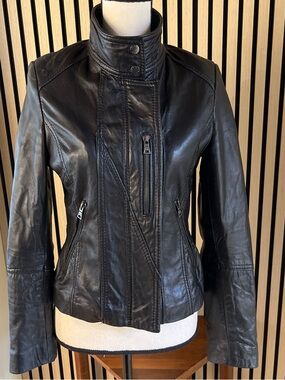 IZod Women’s Leather Jacket Size Small